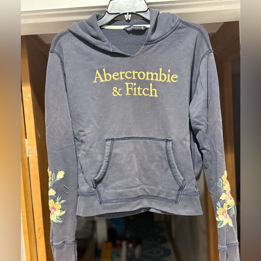 Stunningg embroidered Abercrombiebie Hoodie navy EUC - Picture 2 of 5